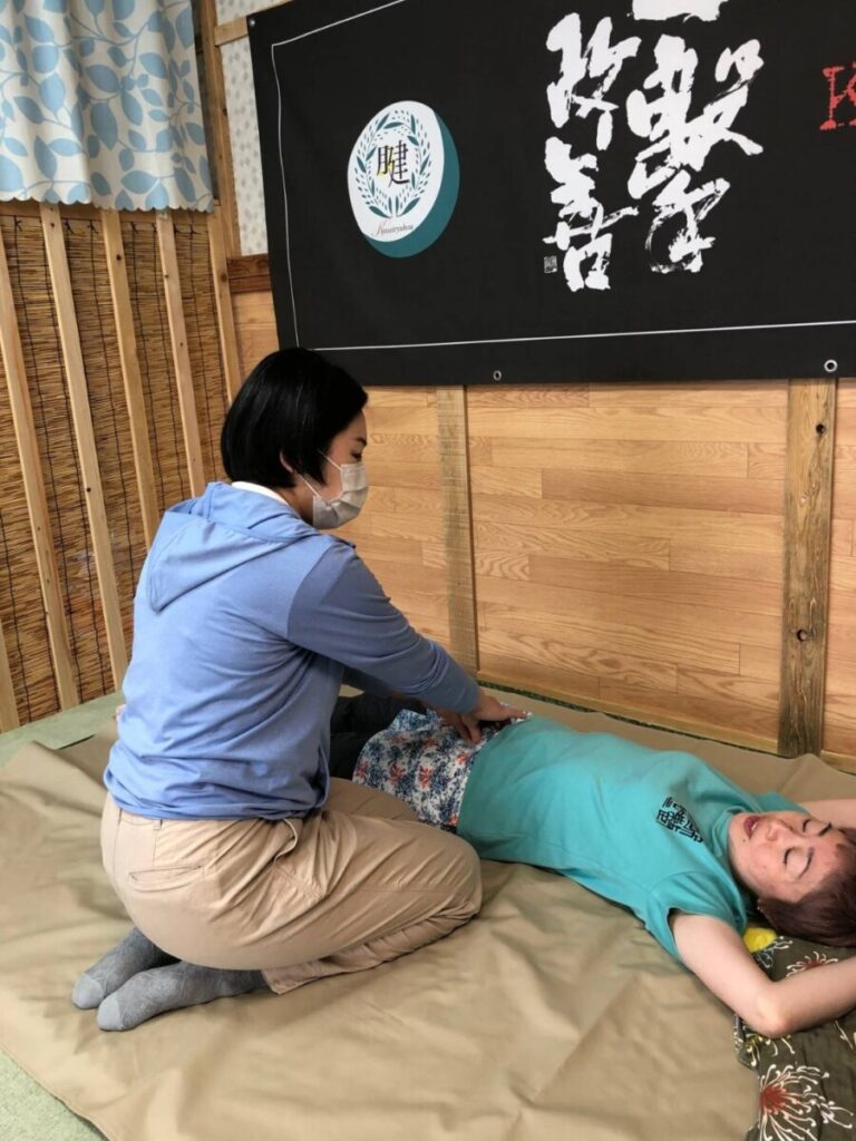 腱引き師会員向け講習】腱引き女性施術講習（静岡県焼津市）が行われ